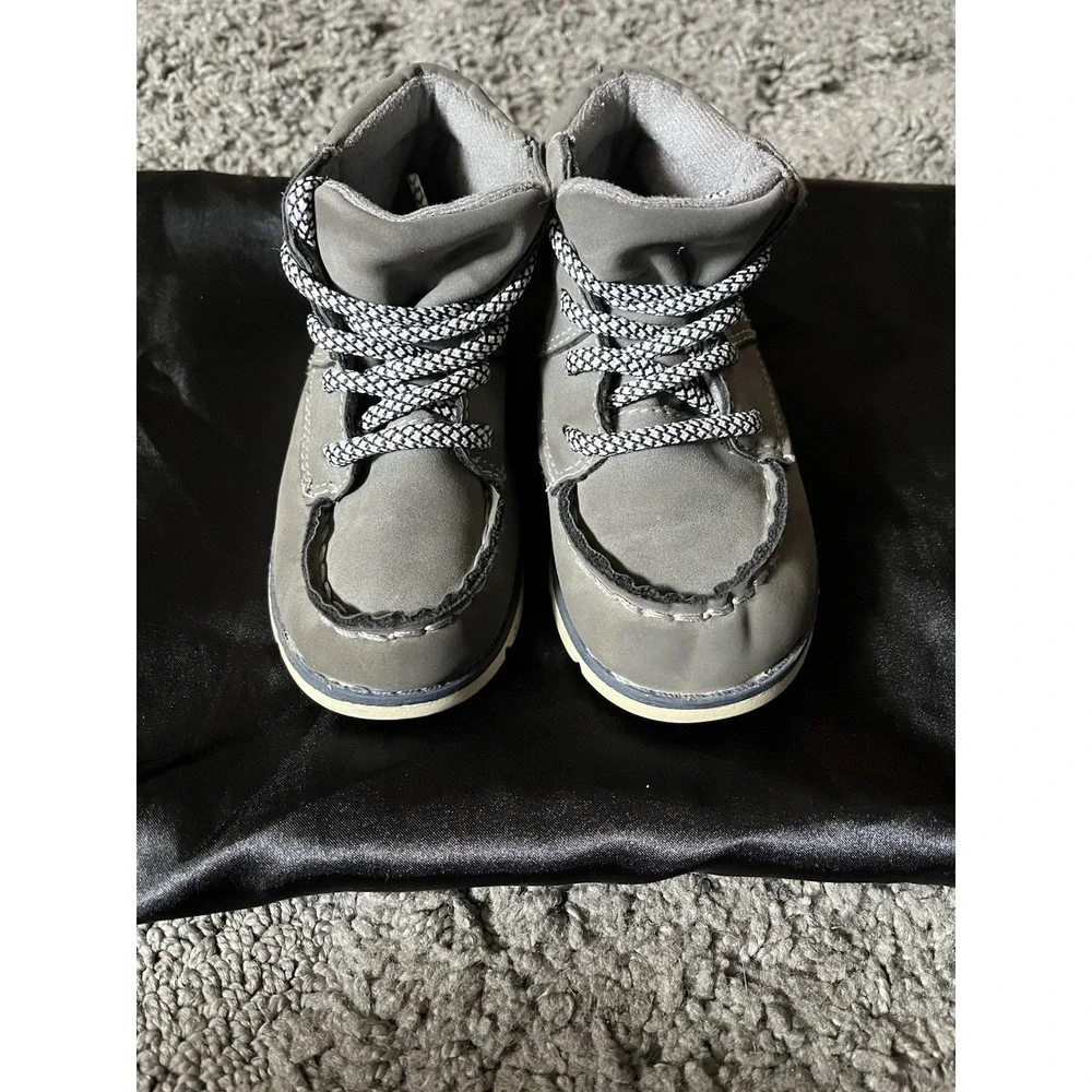 Oshkosh Bgosh Toddler Shoes Size 7 - Picture 2 of 5